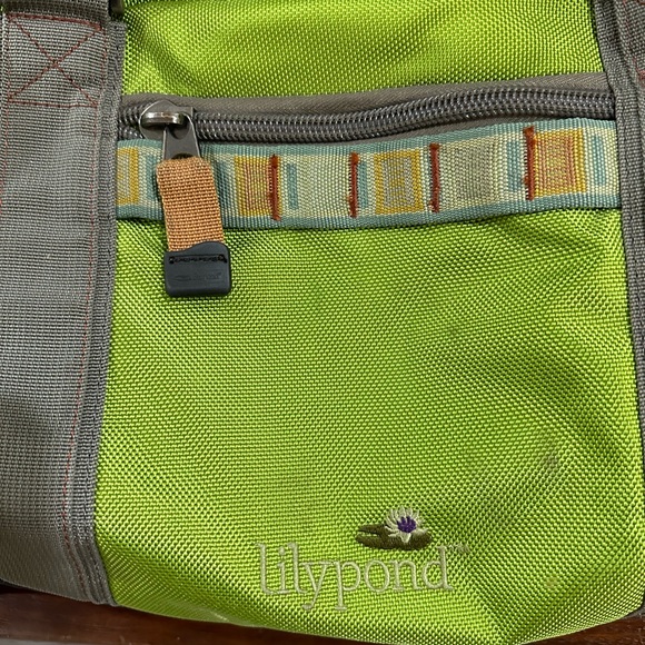 Lily Pond roller duffle - Picture 3 of 11